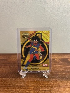 2025 Topps Chrome Marvel New Avengers 20th Anniversary Ms. Marvel Gold Wave /50 - Picture 1 of 8