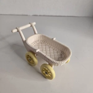 Fisher Price Loving Family passeggino passeggino in vimini bianco modellato 1993 - Foto 1 di 3