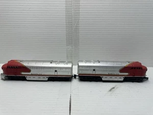 Ahm Ho Scale Tempo Santa Fe Diesel Locomotive A&A Set for train set - Picture 1 of 8