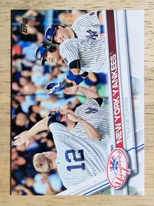 2017 Topps #249 New York Yankees - Picture 1 of 2