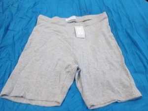 Primark Ladies Elasticated Waist Grey Colour Activewear Shorts Size 10-12 - Picture 1 of 24