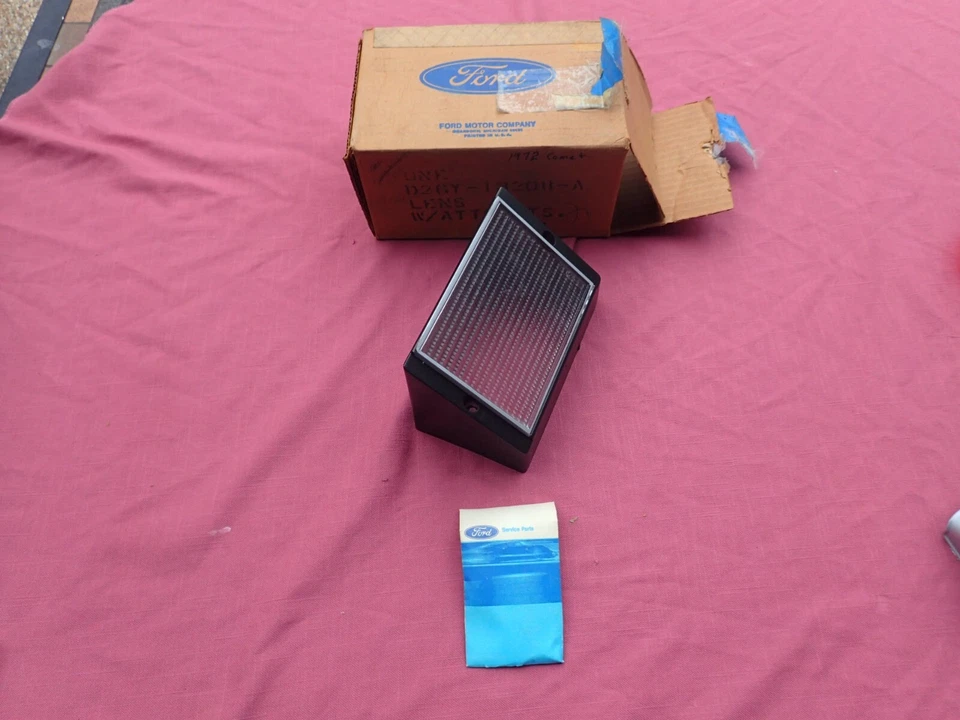 Mercury Montego 1972 lente de lámpara de estacionamiento, derecha, ¡como nuevo! Intermitente D2GY-13208-A Foto 1 de 4