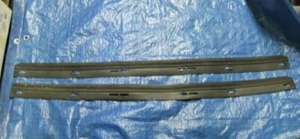 1982-1992 CAMARO 23s Juego de dos puertas juntas de goma inferiores juntas de puerta - Imagen 1 de 4