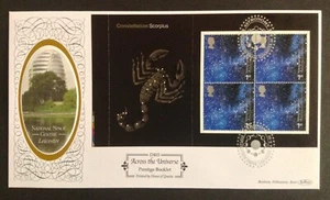 GB QEII Benham 2002 Across the Universe Scorpius panel folleto en cubierta del primer día - Imagen 1 de 2