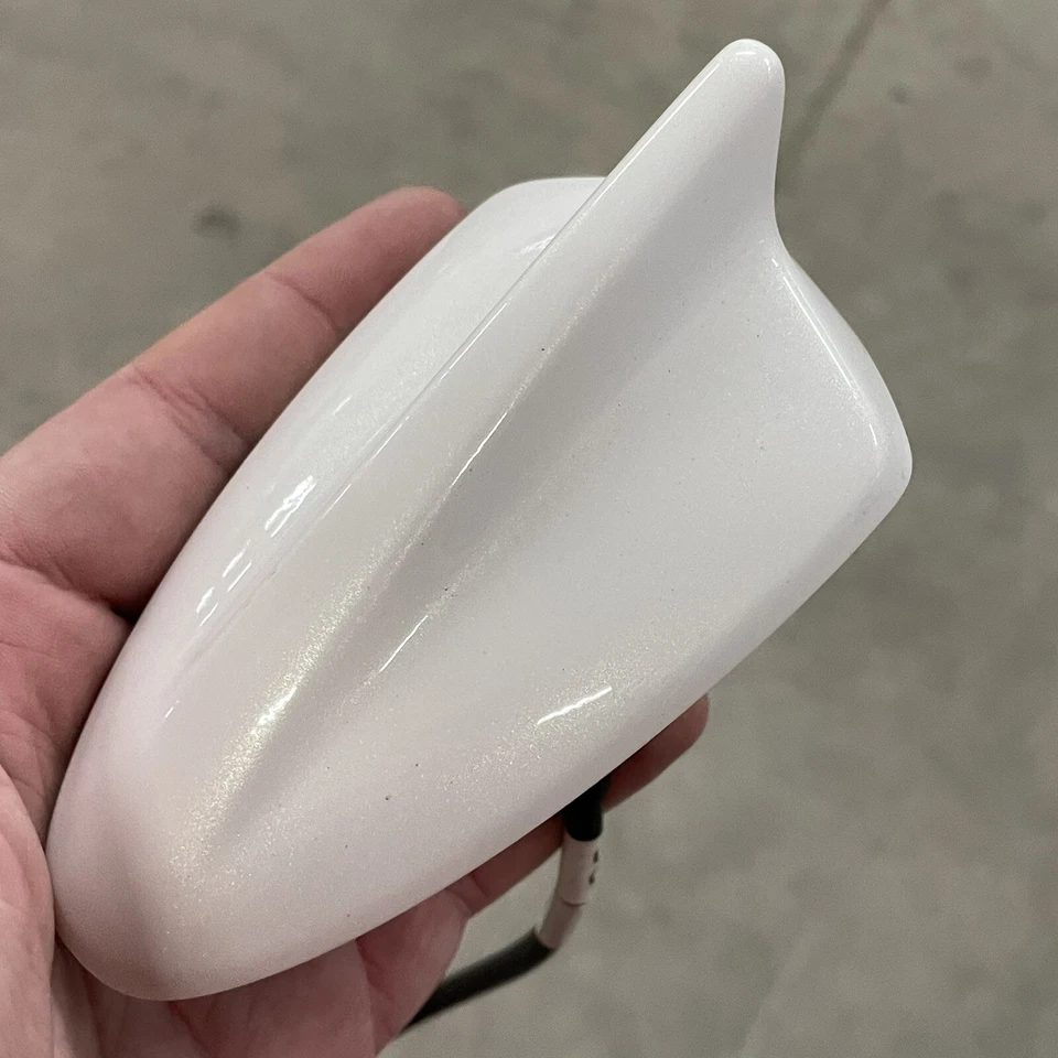 Antena Sharkfin montada en el maletero MAZDA MX-5 MIATA 2016-2023 OEM Foto 1 de 1