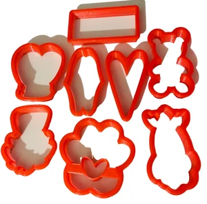 Juego de 8 Cortadores de Galletas Rojo Corazón Boca Abierta Oso Formas Aleatorias - Imagen 1 de 1