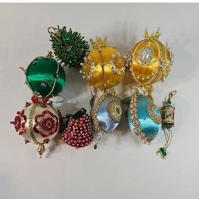 Lote de 8 adornos navideños vintage con cuentas decoración navideña satinado ornamentado hecho a mano Foto 1 de 4