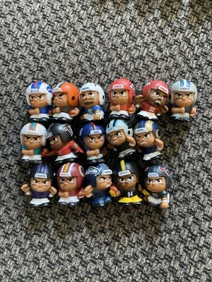 NFL Teeny Mates Lot of 16 Figures + cards and Puzzle Pieces In Pics Various Year - Image 1 of 4
