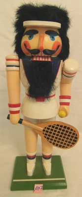 EXPERTIC - ERZGEBIRGISCHE VOLKSKUNST; NUSSKNACKER "TENNISSPIELER" 35cm (A47) - Bild 1 von 4