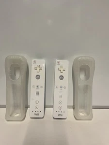 2x Official Genuine Nintendo Wii Wireless Remote Control Controllers - White - Picture 1 of 3