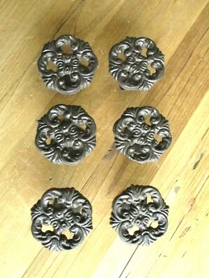 6 perillas de tracción de gabinete de cajón de hierro fundido grandes con placa trasera manijas grandes rústicas  Foto 1 de 4