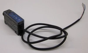 Keyence PS2-61P Photoelectric Sensor Amplifier Unit, DC Type, PNP - Picture 1 of 7