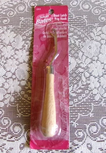 Susan Bates gebogener Riegel Teppich Haken Werkzeug ~ 6,25" lang ~ NEU - Bild 1 von 4