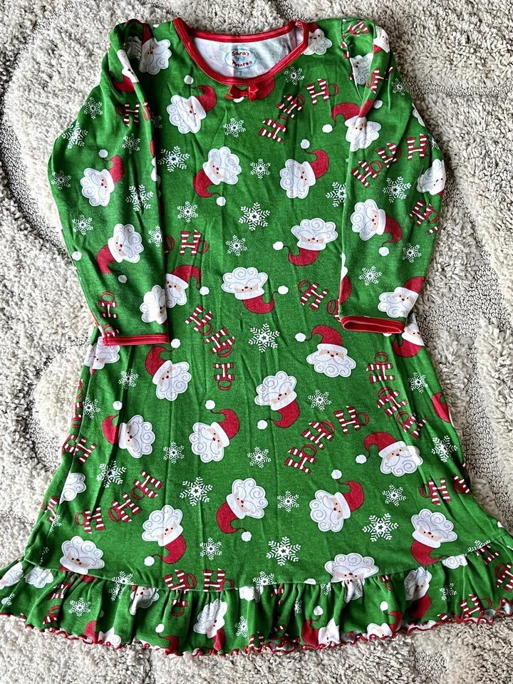 Camisón de Papá Noel verde Navidad estampado Sara’s para niñas talla 7  Foto 1 de 2