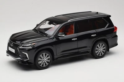 LCD18010-BL Lexus LX570 J200 Black LCD 1:18 - Immagine 1 di 4