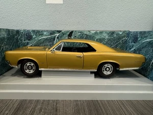 1966 Pontiac GTO Gold 1:18 American Muscle ERTL DieCast MIB - Picture 1 of 9