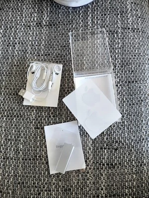 Apple iPod shuffle 3G 3.Generation 2GB silver OVP Modell A1271 - Bild 1 von 4