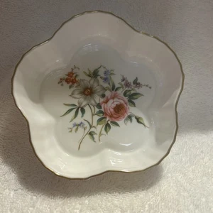 Royal Worcester 1986 Witley Garden Scalloped Trinket Bowl / Candy Dish - Picture 1 of 3