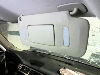 2007 - 2014 Chevy Silverado 3500 Passenger RH Right Gray Illuminated Sun Visor Foto 1 de 3