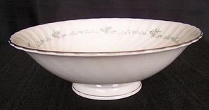 Syracuse Sweetheart Pattern 8 3/4" Round Serving Bowl  - Picture 1 of 3
