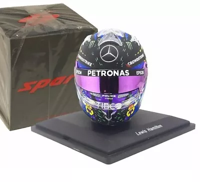 Spark 5HF066 Helm Replik Mercedes British GP 2021 - Lewis Hamilton Maßstab 1/5 - Bild 1 von 4