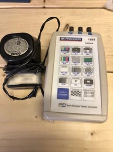 BK PRECISION 1253 Handheld HDTV Pattern Generator - Picture 1 of 2