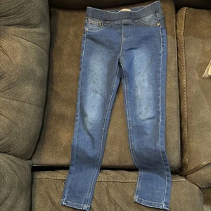 BCBG Girls Jeans Size 8 Blue Denim Dark Wash Straight Leg - Picture 1 of 4