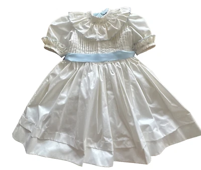Vintage Le Crispine Girls White Party Dress Blue Bow Sz 4 Pleated Smocked Cotton - Image 1 of 4