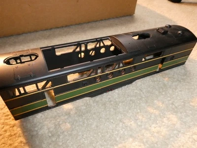 Carroceria de locomotiva MTH O Scale amostra verde amarelo preto unidade B 11,75" L - Imagem 1 de 2