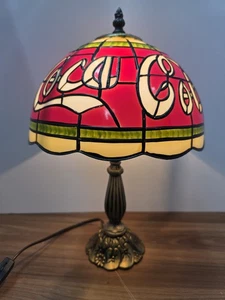 LAMPADA DA TAVOLO VINTAGE STILE COCA COLA TIFFANY PLASTICA VETRO COLORATO ACCENTO 16" alta - Foto 1 di 5