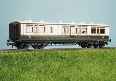 Ratio 734 LMS ExLNWR 50Ft Arc Roof Corridor Brake Coach Plastic Kit 00 Gauge POD - Image 1 of 3