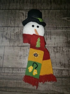 Ornamento pupazzo di neve con sciarpa con albero, fiocco di neve e guanti - Foto 1 di 1