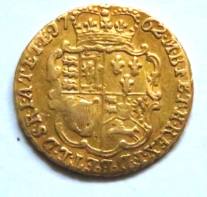 Great Britain. 1762 George 111 - 1/4 Guinea.. aVF-VF - Trace Lustre - Picture 1 of 2