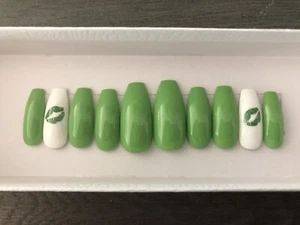 St Patricks Day Irish Kiss Press On Nails - Picture 1 of 1