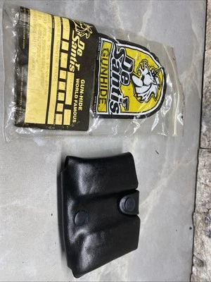 DeSantis “G4” Leather Double Magazine Pouch for S&W,BERETTA,SIG ,BROWNING #H72 - Image 1 of 3