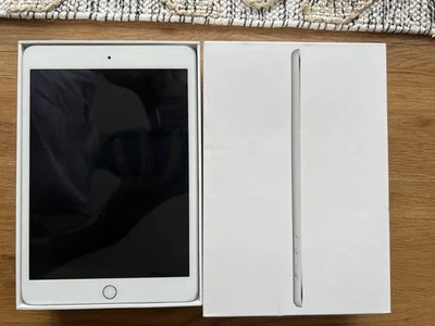 Apple iPad mini 3 16GB, Wi-Fi, 7.9in - Silver - Image 1 of 4