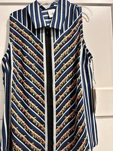 Cabi Chevron Top NWT floral 1/4 Zip NWT boutique Designer Gorgeous Size Medium - Picture 1 of 11