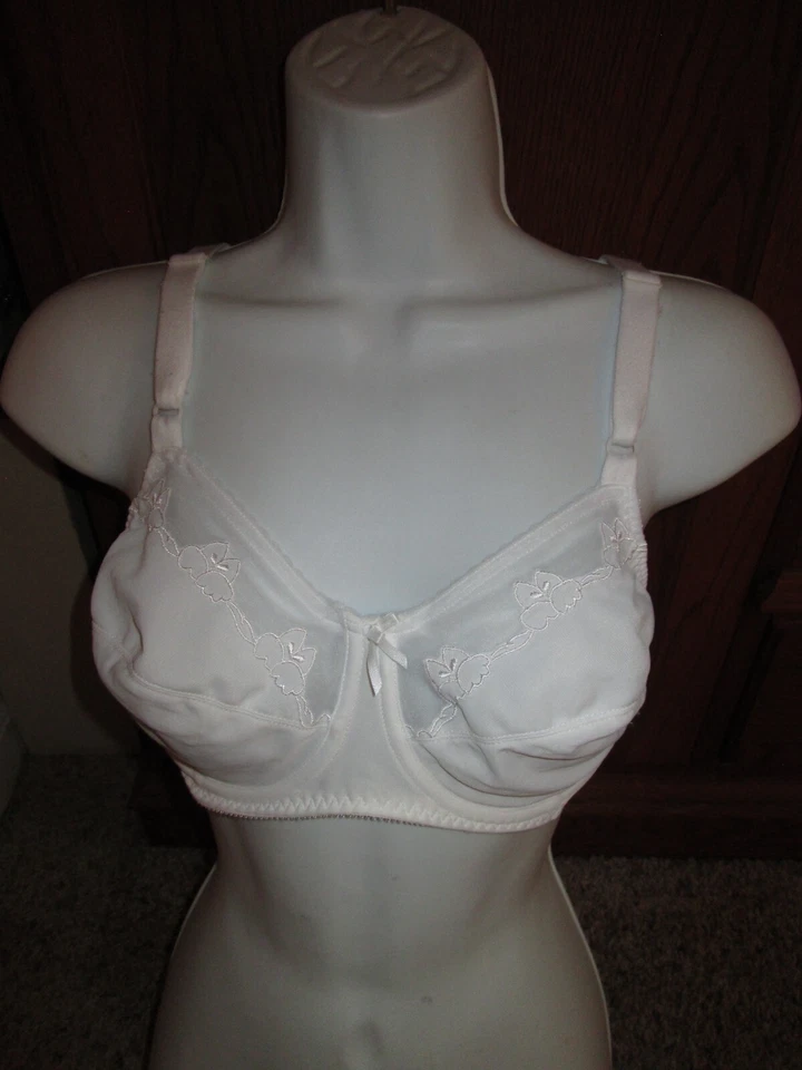 Sujetador con aros sin relleno Bali 0180 blanco 36C Foto 1 de 1