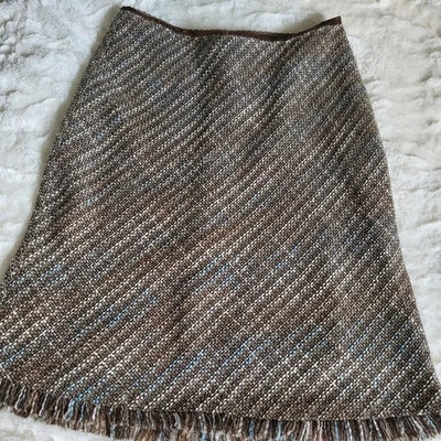 Falda de tweed forrada con dobladillo deshilachado tejida vintage de sastre B. Moss. Talla 6.  Foto 1 de 4