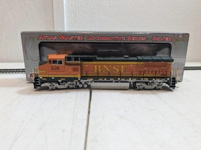 Atlas 10 001 812 - BNSF #526 Dash 8-40 BW Diesel Locomotive - DC - HO Scale - Image 1 of 4