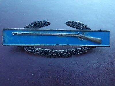 Значок боевой пехоты Второй мировой войны из чистого серебра армейская униформа в коробке значок винтовки - Изображение 1 из 3