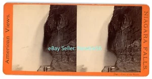 Cataratas del Niágara NY - CUEVA DE LOS VIENTOS BAJO CAÍDAS - c1870s E&HT Anthony Stereoview - Imagen 1 de 2