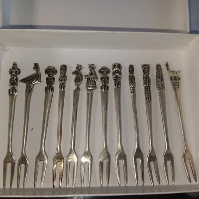 Very Rare 12 Silver Sterling Peru 3 3/8" Hors D'oeuvre Forks, 51g total - Image 1 of 4