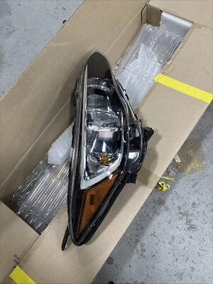2017 - 2021 2022 2023 Subaru Impreza Passenger Right Halogen Headlight OEM ☝️ - Image 1 of 4