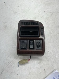 TOYOTA AVENSIS MK1 97-03 OFF PRESA D'ARIA LATO GUIDATORE, SURROUND E INTERRUTTORI - Foto 1 di 7