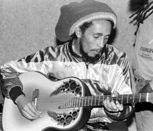 10 x Bob Marley Unsigned 10" x 8" Photos - Jamaican singer and songwriter #2 - Picture 1 of 10