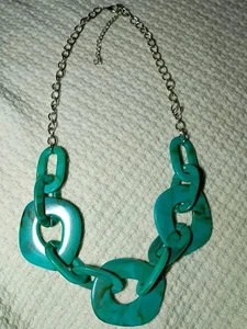 Collar grueso de eslabones de resina turquesa jaspeada - Imagen 1 de 6
