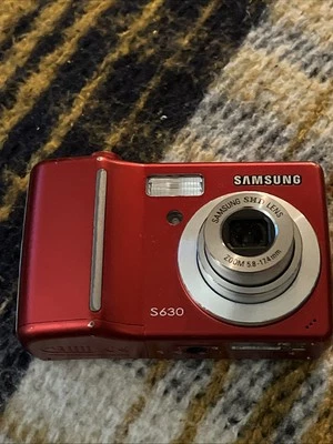 Samsung Digimax S630 6.0MP Digital Camera - Red - Image 1 of 4