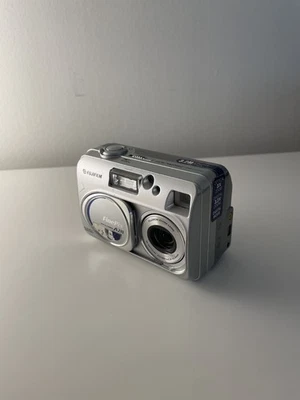 Fujifilm FinePix A Series A210 3.2MP Digital Camera No Card /PARTS, NOT WORKING - Image 1 of 3