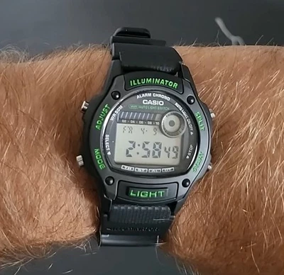 Casio W-220H-1A3 черный цифровой черный смолы осветитель кварцевые подростковые спортивные часы - Изображение 1 из 4